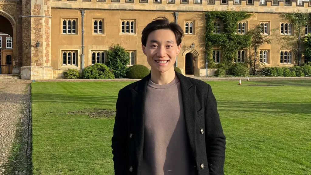 Headshot of 2024 Rhodes Scholar Zhicheng (Charlie) Wang (SFS'22)